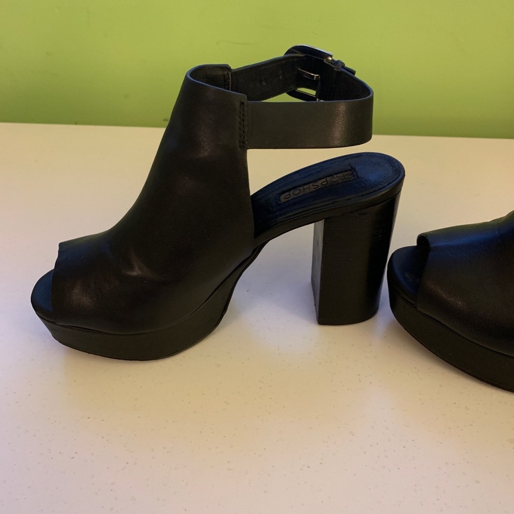 Black platform ankle buckle